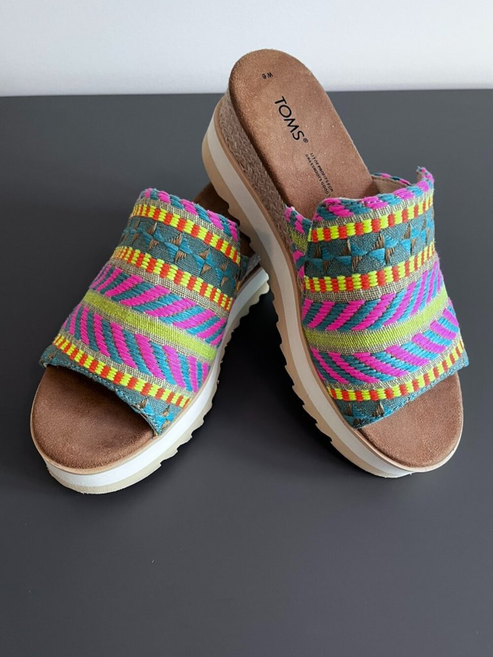 TOMS Women's Diana Mule Slide Wedge Sandal-Neon Pink Global Jacquard, sz 6